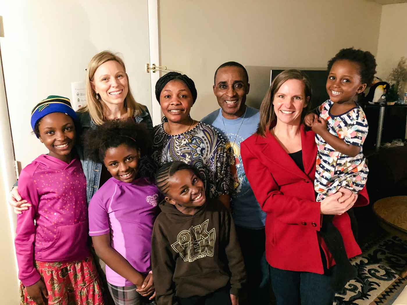 Fellowship Nashville Neighbors Volunteers meeting with Refugee Family