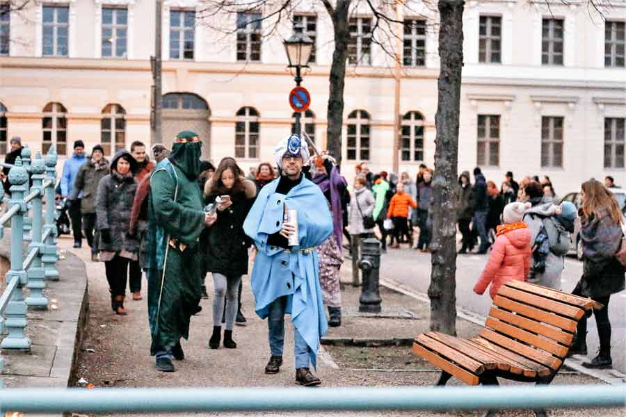 Wise men guiding the people